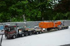 McIntosh Heavy Logistics MAN 41.640 TGX mit Nooteboom Euro ICP 2/5 Tieflader Transport Hitachi Zaxis 1000 K