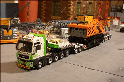 Martens En Van Oord, MAN 53.540 TGX mit Nooteboom 2/4 Tieflader, Transport Hitachi 870 LCH