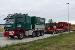 Kahl Schwerlast, MB 4165 Actros Titan mit Greiner K 600 Kesselbr�cke auf Leerfahrt . Ende September 2016, Rasthof Brunautal Ost