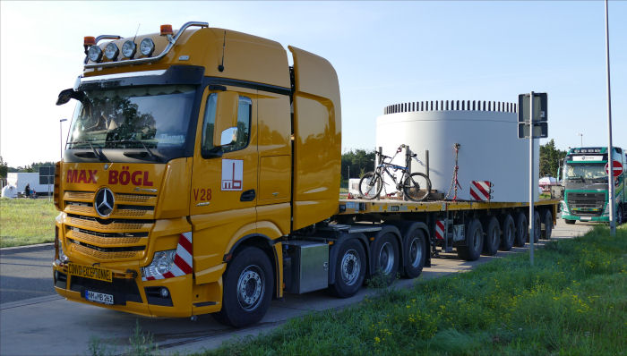 Max Boegl, MB 4163 Actros SLT mit WEA Hybridtum Adapterteil Beton auf Stahl, Sommer 2021 Rasthof L�neburger Heide Ost